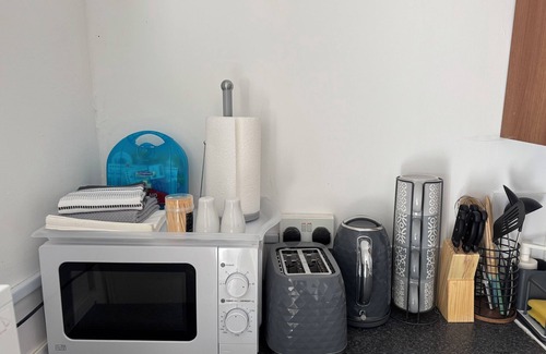 Barry Apartment | Modern 1 Bedroom Flat/Apartment in the heart of Barry, Flat 2
