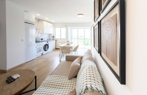 Ciudad Lineal Apartment | Modern 1-bedroom flat with large windows and sofa bed for guests in Madrid