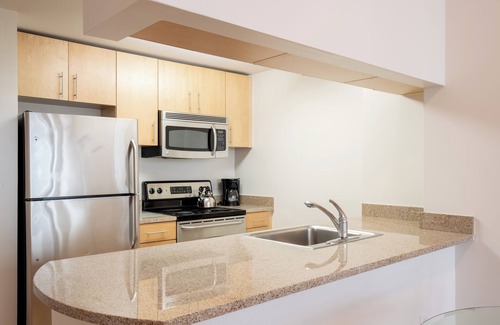 Paulus Hook Apartment | Modern 1 Bedroom Near Grove Street PATH