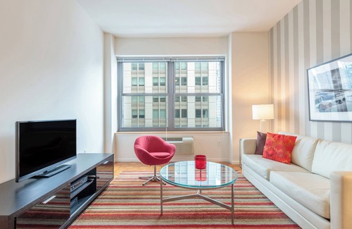 Paulus Hook Apartment | Modern 1 Bedroom Near Grove Street PATH