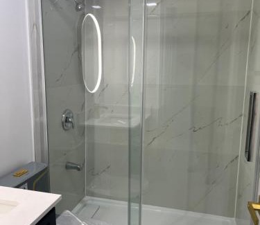 Markham Apartment | Modern 1-Bedroom Plus DenApartment in Markham with Free Parking