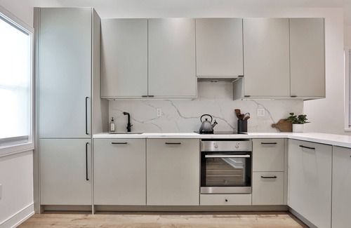 Earlscourt House | Modern 1-Bedroom Retreat in Toronto – Walk to Parks, Cafés & Transit!