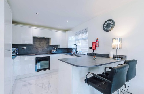 Whitefield Apartment | Modern 1BR Apartment in Whitefield