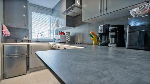 Westbourne Green Apartment | Modern 1BR Apartment 4 Guests Central Stay