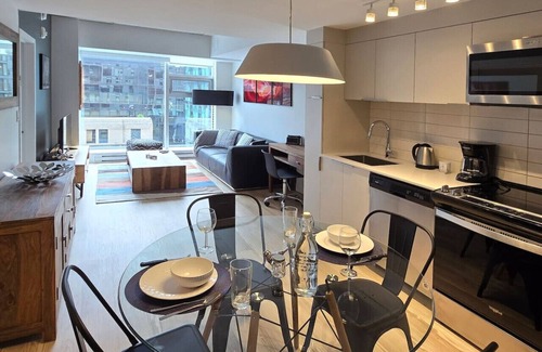 Ville-Marie Apartment | Modern 1BR Apt with Stunning Views and Pool Access