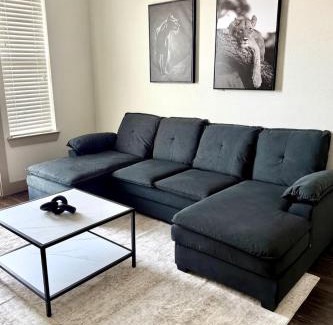 Farmers Branch Apartment | Modern 1BR Dallas Oasis Escape