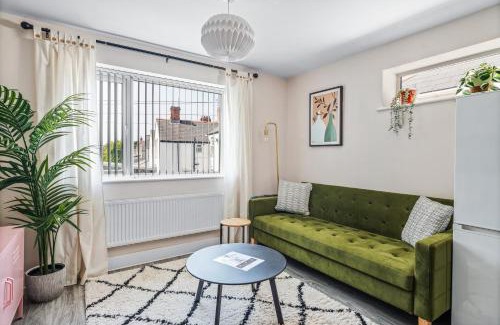 Gabalfa Apartment | Modern 1BR Near Independent Eateries