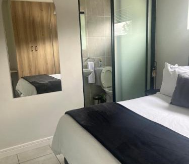 Boksburg Apartment | Modern 1BR Near OR Tambo, Wi-Fi, Secure Parking