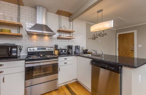 Winston - Salem Apartment | Modern 1BR Near WFU Hospital