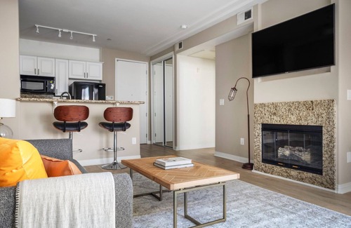 Playa Del Rey Apartment | Modern 1BR Playa Del Rey, Gym+Pool, 5min to beach by Blueground