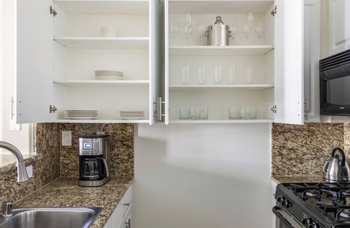 Playa Del Rey Apartment | Modern 1BR Playa Del Rey, Gym+Pool, 5min to beach by Blueground