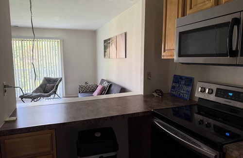 Elkins Park Apartment | Modern 1BR Retreat in Elkins Park Monthly Discount