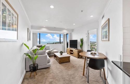 Takapuna Apartment | Modern 1BR w Pool Gym Steps to Beach by Zodiak Stays