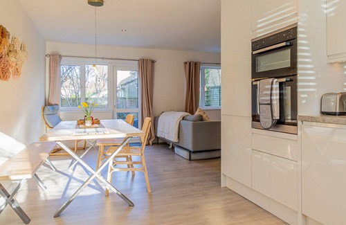 Tetbury House | Modern 2 BD w Garden in the Heart of Tetbury