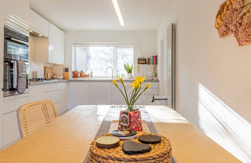 Tetbury House | Modern 2 BD w Garden in the Heart of Tetbury
