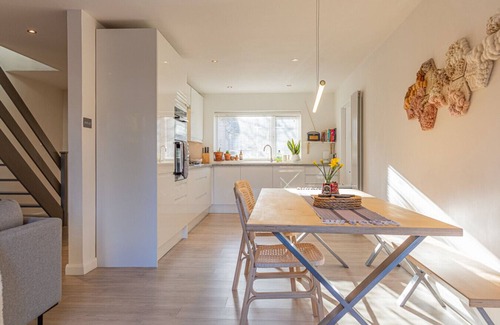 Tetbury House | Modern 2 BD w Garden in the Heart of Tetbury