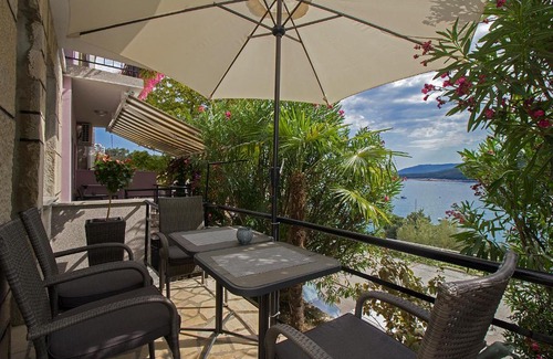 Rabac Apartment | Modern 2 BDR & 2 Bathroom app with sea view, 077