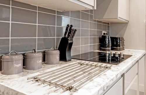 Sittingbourne House | Modern 2 bed 2 Bath House in Sittingbourne by Splendid Stays