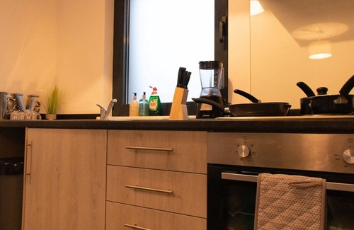 George Green Apartment | Modern 2 Bed Apartment Minutes Away From Heathrow