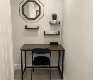 Rushmoor District Apartment | Modern 2 Bed Apartment - Blue Madison