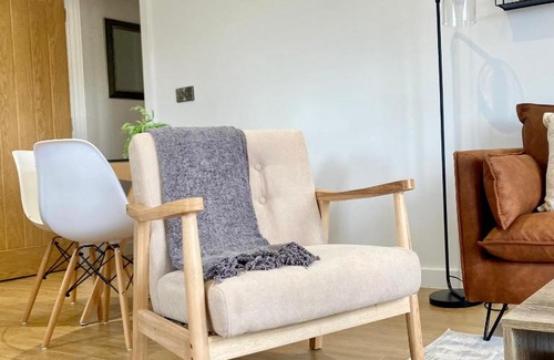 Handsworth Apartment | Modern 2 Bed Apartment/Free Parking/Near City/Self-Check In