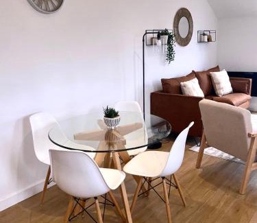 Handsworth Apartment | Modern 2 Bed Apartment/Free Parking/Near City/Self-Check In