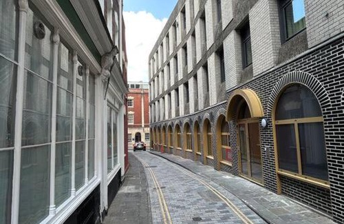 Bristol Old City Apartment | Modern 2 bed apartment in Bristol city centre
