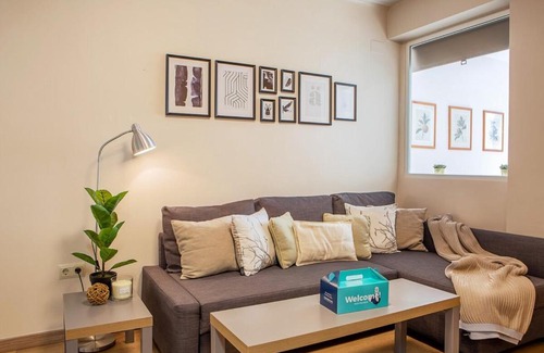 Ciudad Lineal Apartment | Modern 2 Bed Apartment near Las Ventas