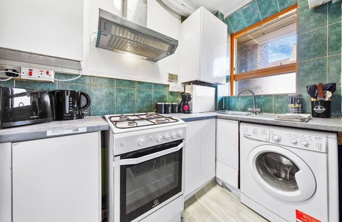 Walworth Apartment | Modern 2-Bed Apartment Sleeps 7