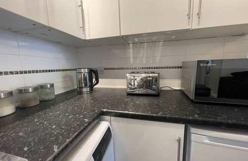 Torquay City Centre Apartment | Modern 2 bed Apartment With sea Views