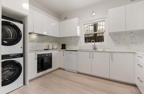 Bondi Apartment | Modern 2-Bed Apartment with Parking near Bondi Beach