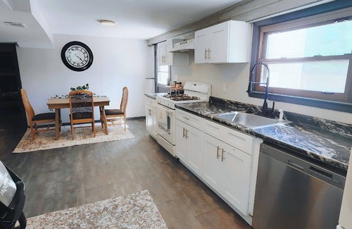 South Kansas City Apartment | Modern 2 Bed Basement Apartment KC: Quiet Central
