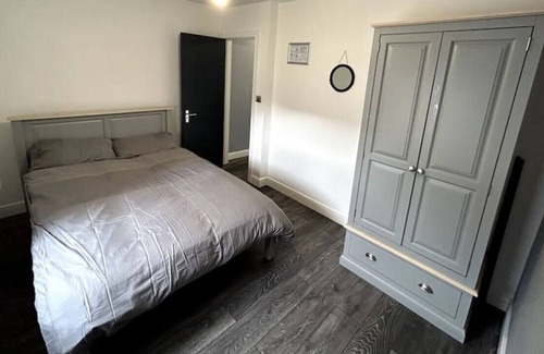 Burslem Apartment | Modern 2 Bed Central Apartment