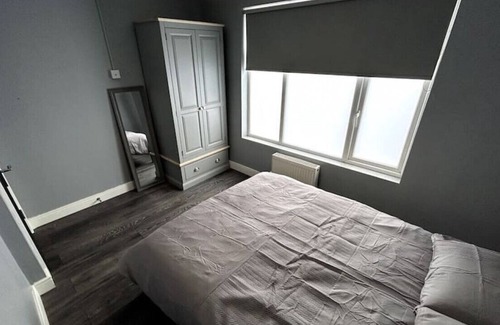 Burslem Apartment | Modern 2 Bed Central Apartment