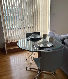 Southend-on-Sea Apartment | Modern 2 bed flat with balcony