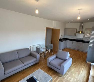 Southend-on-Sea Apartment | Modern 2 bed flat with balcony