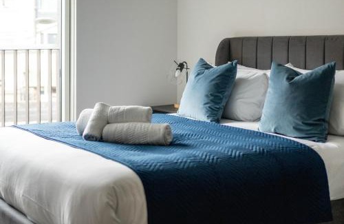 Canning Town Apartment | Modern 2 bed Flat Near O2 & Canary Wharf