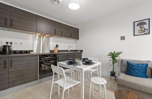 Killingbeck House | Modern 2-Bed House 10-min to Leeds City Centre