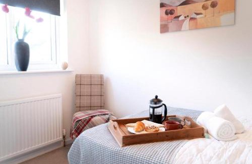 Kidlington House | Modern 2 Bed House Close To Village Centre