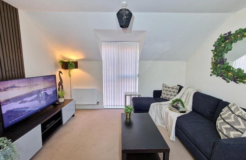 Cribbs Causeway Apartment | MODERN 2 Bed House, Near MOD, UWE, CITY CENTRE