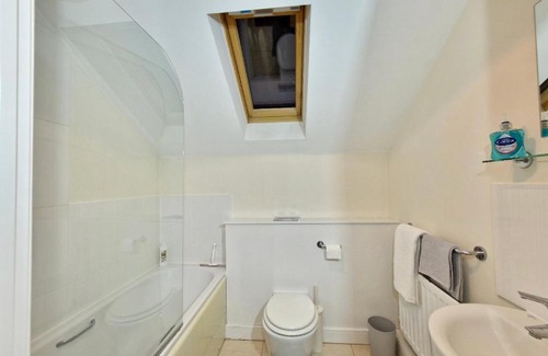 Cribbs Causeway Apartment | MODERN 2 Bed House, Near MOD, UWE, CITY CENTRE