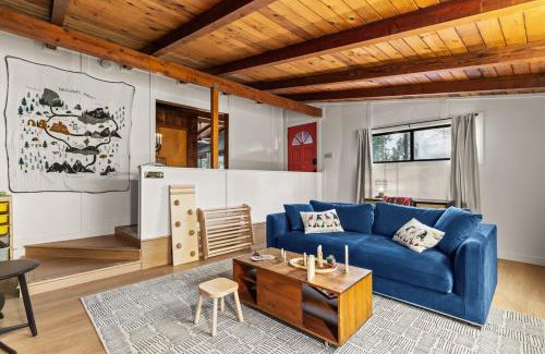 Yosemite Forks House | Modern 2 Bedrm Kids, Dog, Hot Tb, Game Room, 9 min Bass Lake