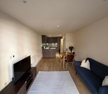 Whittington Apartment | Modern 2-Bedroom 2-Bath Apartment- Contractors and Long Stays Dis-Count