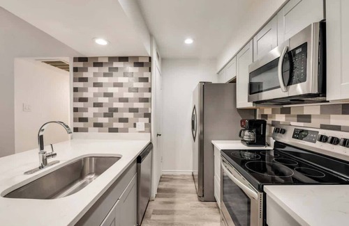 Vickery Meadow Apartment | Modern 2-Bedroom, 2-Bath Apartment In Dallas