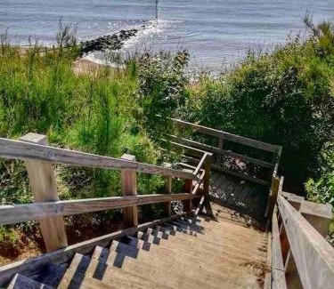 Felixstowe Apartment | Modern 2 Bedroom Apartment with Sea view
