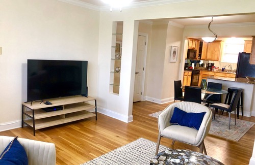 Lake Shore - Lake Vista Condo | Modern 2 bedroom Condo in Excellent Location, Steps to Lake Pontchartrain