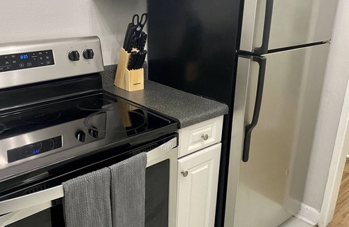 Peachtree Center Condo | Modern 2 bedroom Condo w/Skyline View