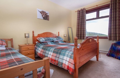 Brora House | Modern 2-Bedroom Cottage located in Brora