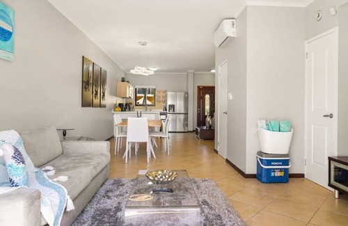 Gold Coast House | Modern 2-Bedroom Home with Pools in Aruba