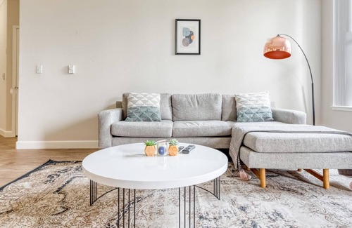 Foster City Apartment | Modern 2 Bedroom in Foster City w/ Amenities